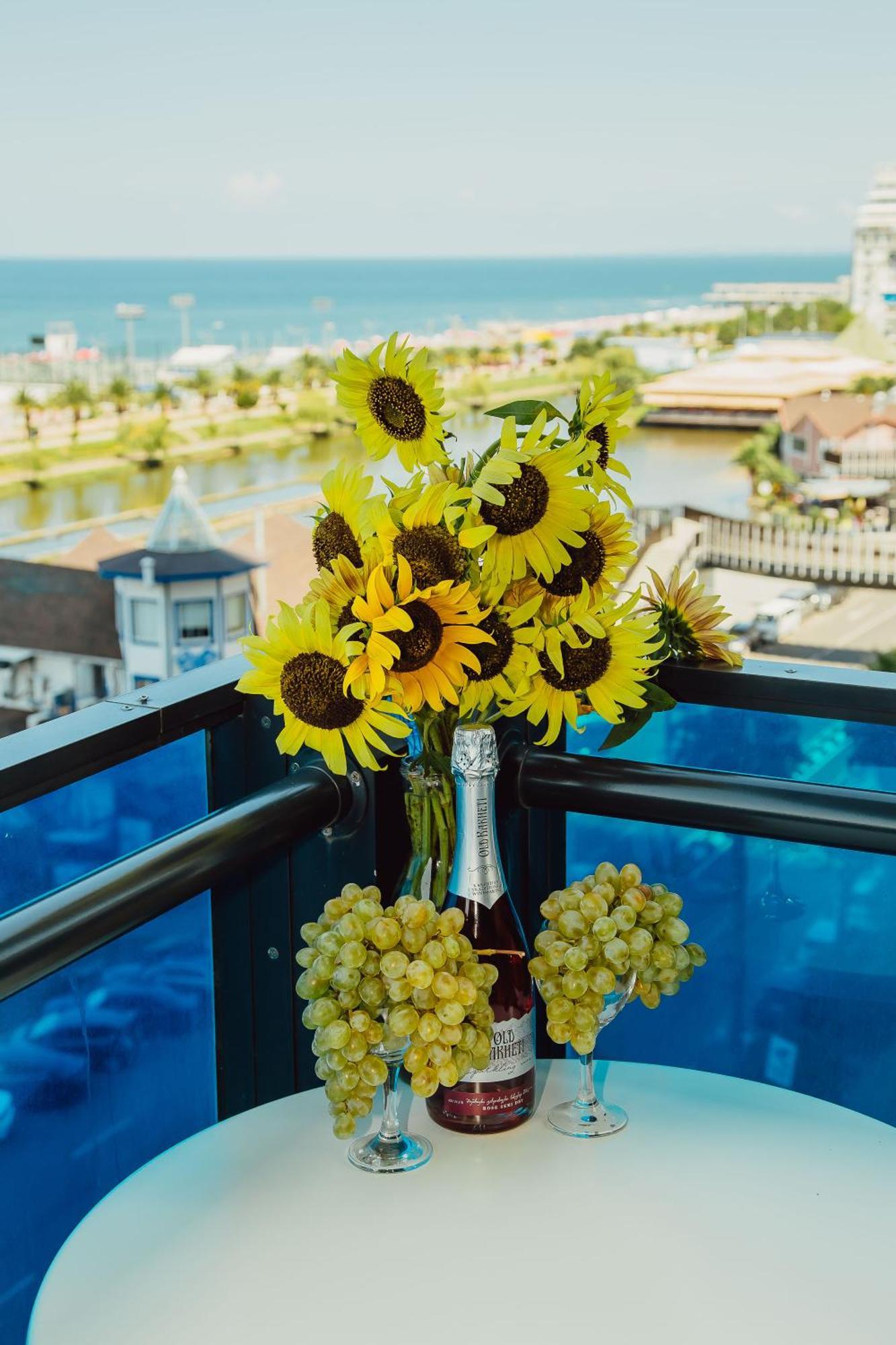 Orbi City Sea View Batumi Zewnętrze zdjęcie